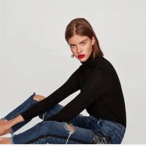 ✨NWT✨ ZARA trf High-Waist Distressed Jeans - Lace/Rhinestones/Pearls - Picture 1 of 16